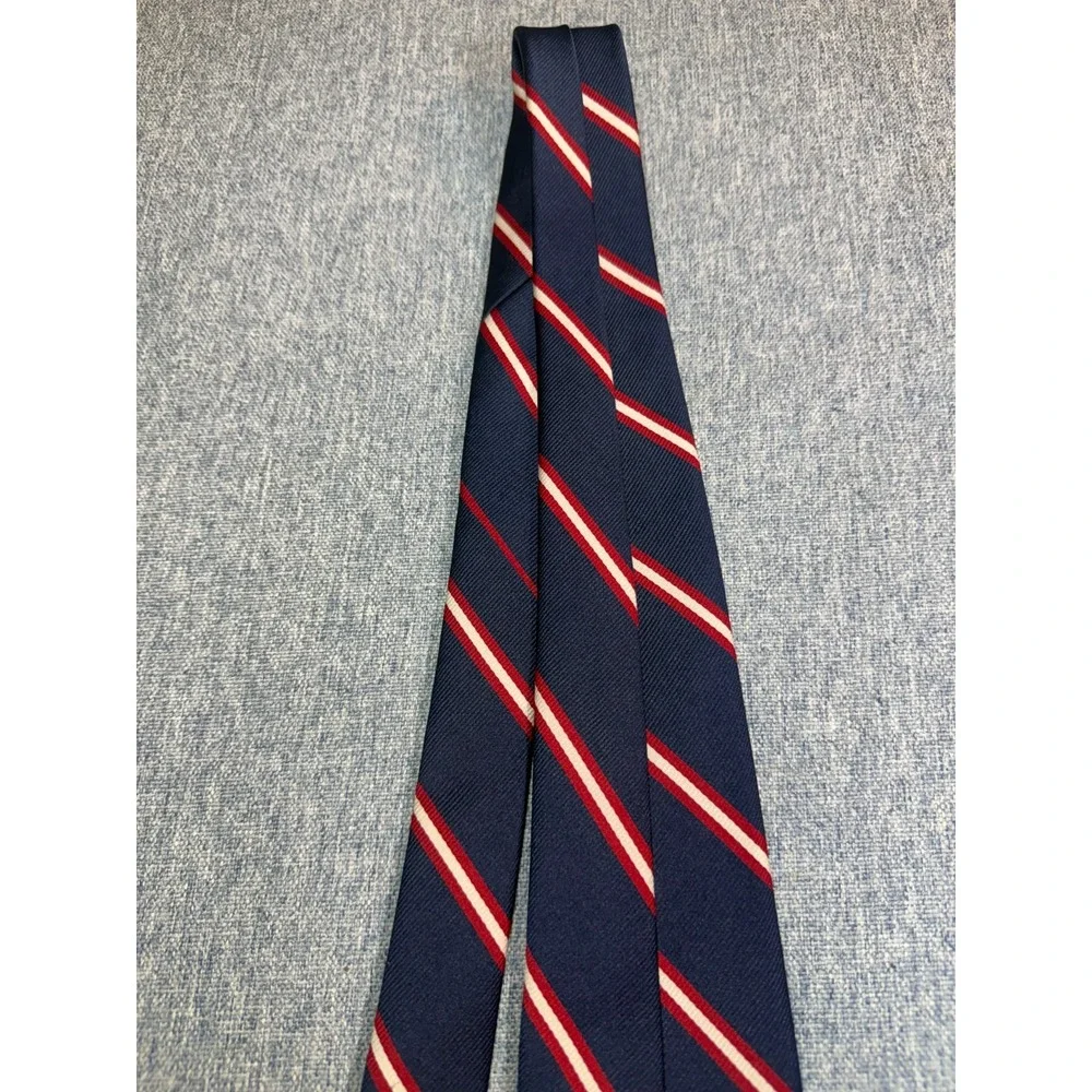 Resilio Mansours Neck Tie Navy Blue with Red Stripes Victoria's College